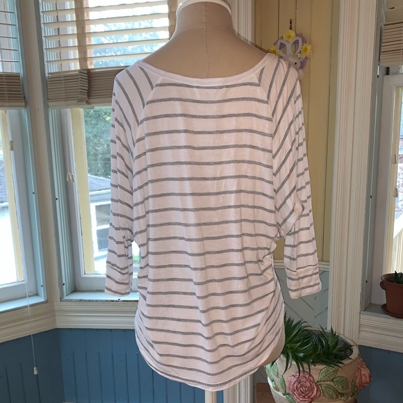 Billabong v-neck striped half sleeve shirt ⭐️ - Picture 6 of 8